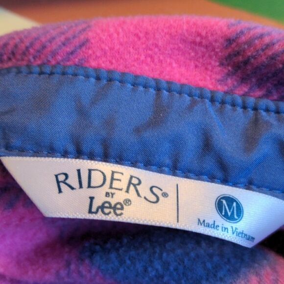 🤩 Riders by Lee pink and purple checkered fleece top size‎ medium 🤩 2 for $20 - Picture 2 of 5
